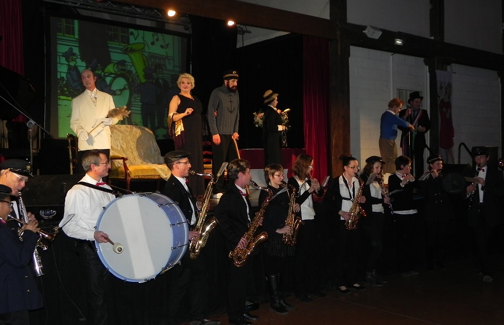 10 photos de l'harmonie défilant en diaporama